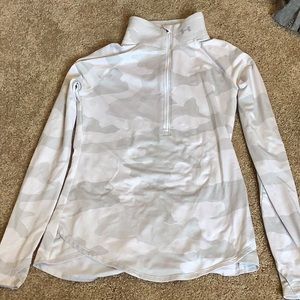 I’m selling a white camo align jacket.